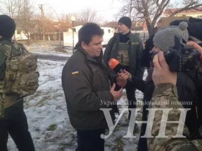 П.Климкин и новый глава ОБСЕ на Донбассе увидели следы от обстрелов 120-миллиметровых пушек