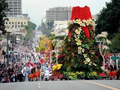 В США прошел ежегодный Парад роз
