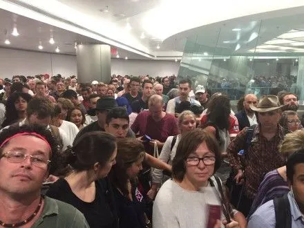 Из-за компьютерного сбоя в аэропортах США образовались длинные очереди