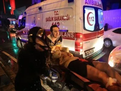Американца спас телефон от гибели в ночном клубе Стамбула