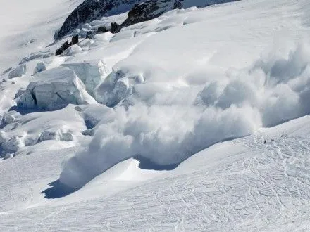 Через снігопад на Закарпатті відбулося сходження двох лавин