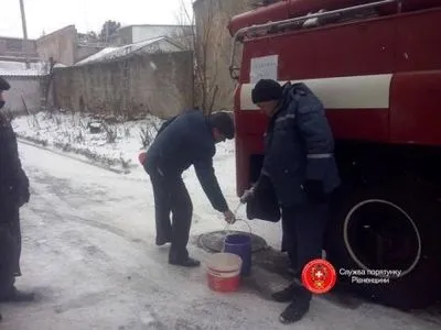 В Ровенской области спасатели подвозили 250 людям воду