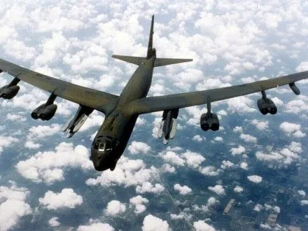 У США у бомбардувальника B-52 відвалився двигун під час польоту
