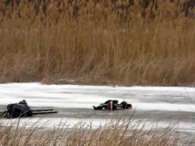 Спасатели в Луганской области оказали помощь мужчине, который застрял на льду