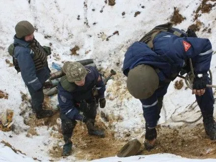 Спецотряд ГосЧС уничтожил более 2 тыс. взрывоопасных предметов на территории Донецкой области