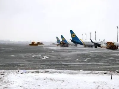 Из-за непогоды в Украине частично задерживаются внутренние рейсы в аэропорту "Борисполь"