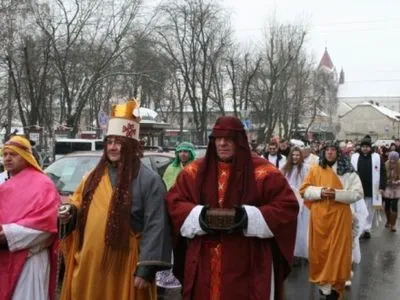 Тысячи поляков присоединились к праздничной процессиий Трех царей
