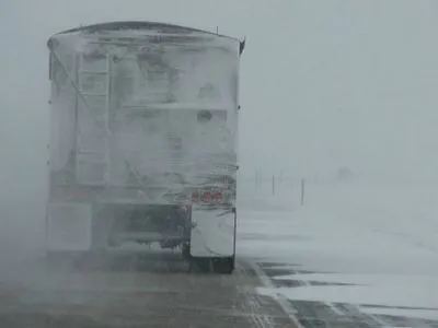 Из-за непогоды ограничено движение транспорта на некоторых автодорогах Днепропетровской области