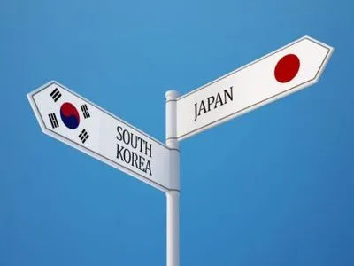 Японія відкликала свого посла в Південній Кореї