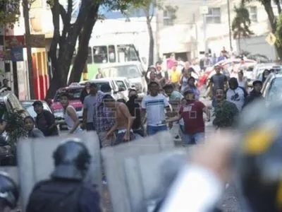 Шесть человек погибли в протестах из-за цен на бензин в Мексике