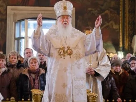 Патриарх Филарет поздравил украинцев с Рождеством
