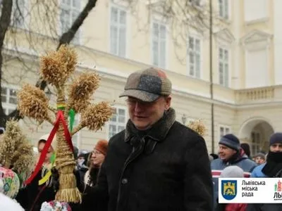 Різдвяного Дідуха встановили у Львові
