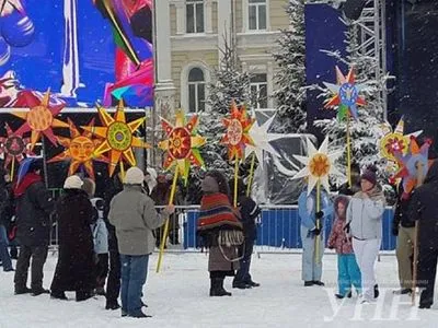 На Софийской площади начался рождественский концерт