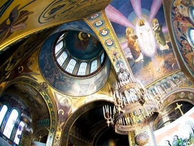 Рождественское богослужение началось во Владимирском соборе
