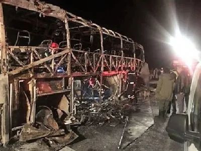 Десятеро людей згоріли живцем у ДТП в Марокко