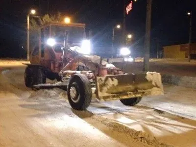 Ночную расчистку дорог в Кропивницком осуществляли 13 единиц техники