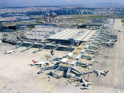 В аеропорту Стамбула було скасовано один рейс до "Борисполя" через погодні умови