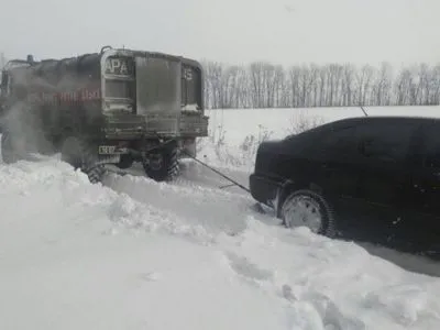 ДСНС: до розчищення автодоріг в Україні залучено 1547 одиниці техніки