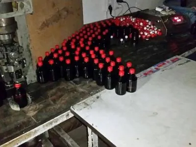 Нелегальне виробництво алкоголю викрили в Одесі