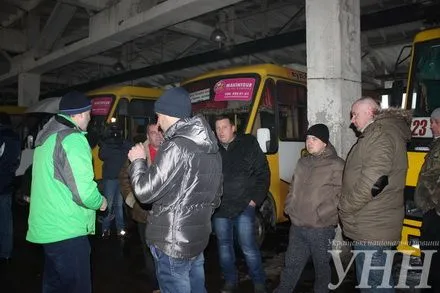 Транспортний колапс у Борисполі: водії маршруток поки не планують припиняти стайк