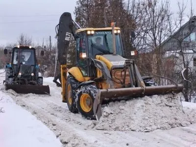 На уборку снега в Киеве привлечены 250 единиц техники