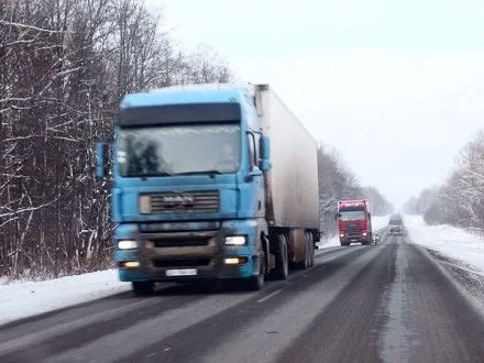 Движение грузовиков на трассе "Мукачево - Рогатин" восстановлено