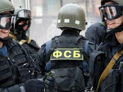 ФСБ задержала в Крыму жену активиста Украинского культурного центра - СМИ