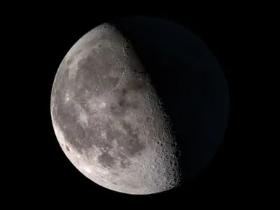 Американские ученые определили возраст Луны