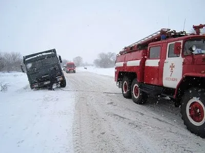 На Полтавщине 37 автомобилей высвобождено из снежных заносов в течение суток