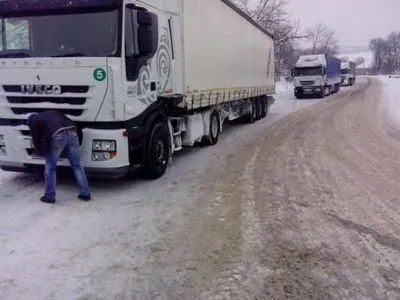В Закарпатской ОГА призвали Львовскую область ограничить движение грузовиков на трассе "Киев-Чоп"