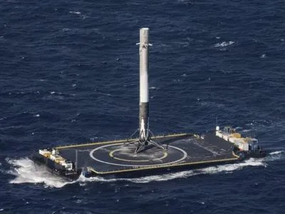 Стало відомі подробиці посадки відпрацьованих ступеней нової ракети Falcon Heavy