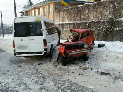 ДТП с участием пассажирского микроавтобуса произошло в Хмельницком
