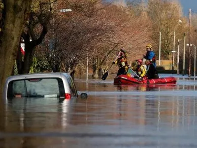 Из-за угрозы наводнения на востоке Британии массово эвакуируют людей