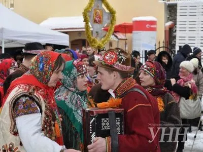 В Ужгороді розпочався фестиваль колядницьких гуртів і вертепів