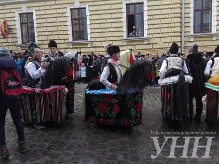 traditsiyniy-festival-malanok-vidbuvsya-u-chernivtsyakh