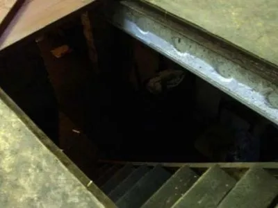 В Херсоні чоловіка незаконно утримували в підвалі