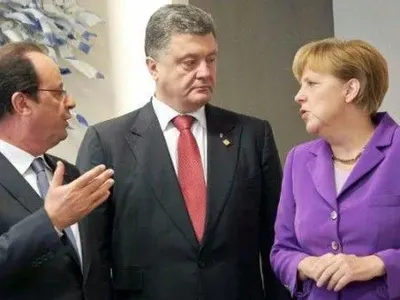 П.Порошенко, А.Меркель и Ф.Оланд договорились о продолжении подготовки "дорожной карты" имплементации Минских соглашений
