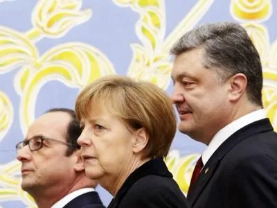 Президент Украины обсудил с А.Меркель и Ф.Олландом состояние выполнения минских соглашений