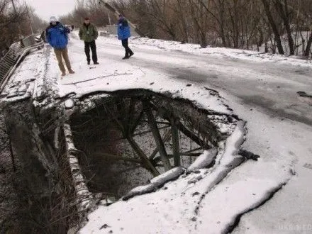 У Л.Кучми заявили, що Україна готова сприяти огляду моста у Станиці Луганській міжнародними експертами
