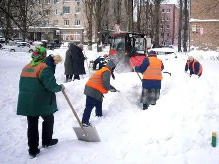 Киевских балансодержателей предупредили о штрафах за неуборку снега