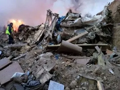 В Кыргызстане опознали тела 18 погибших при крушении Boeing