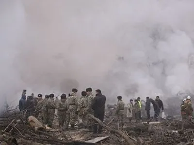 Опубликовали видео с места крушения грузового самолета Boeing под Бишкеком