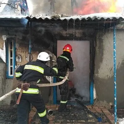 На Черкащині під час пожежі 5-річний онук врятував дідуся