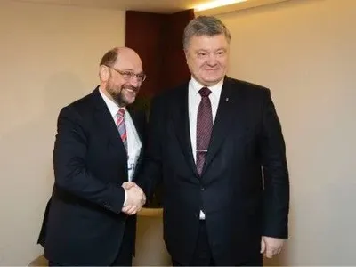 П.Порошенко начал встречу с бывшим президентом ЕП М.Шульцем