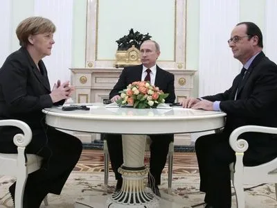 В.Путін обговорив із А.Меркель та Ф.Олландом виконання мінських угод