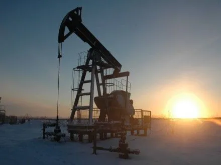 Цена нефти Brent установилась выше 55 долл. за баррель