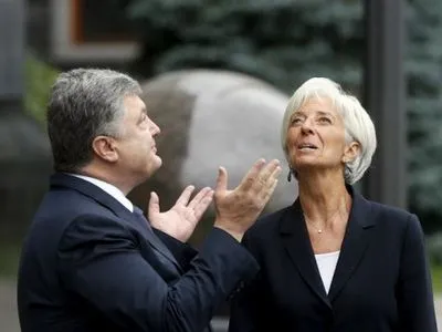 П.Порошенко сегодня в Давосе встретится с главой МВФ
