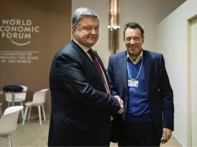 П.Порошенко попросил Красный Крест содействовать в освобождении украинцев на Донбассе