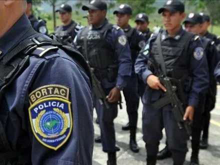 Во время съемок был застрелен журналист в Гондурасе, есть другие жертвы