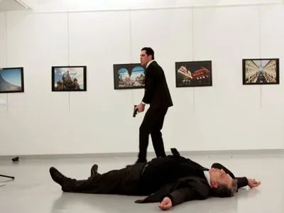 Организатора выставки, на которой убили посла России задержали в Турции